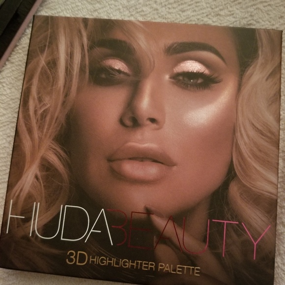 Makeup bundle - Picture 3 of 5